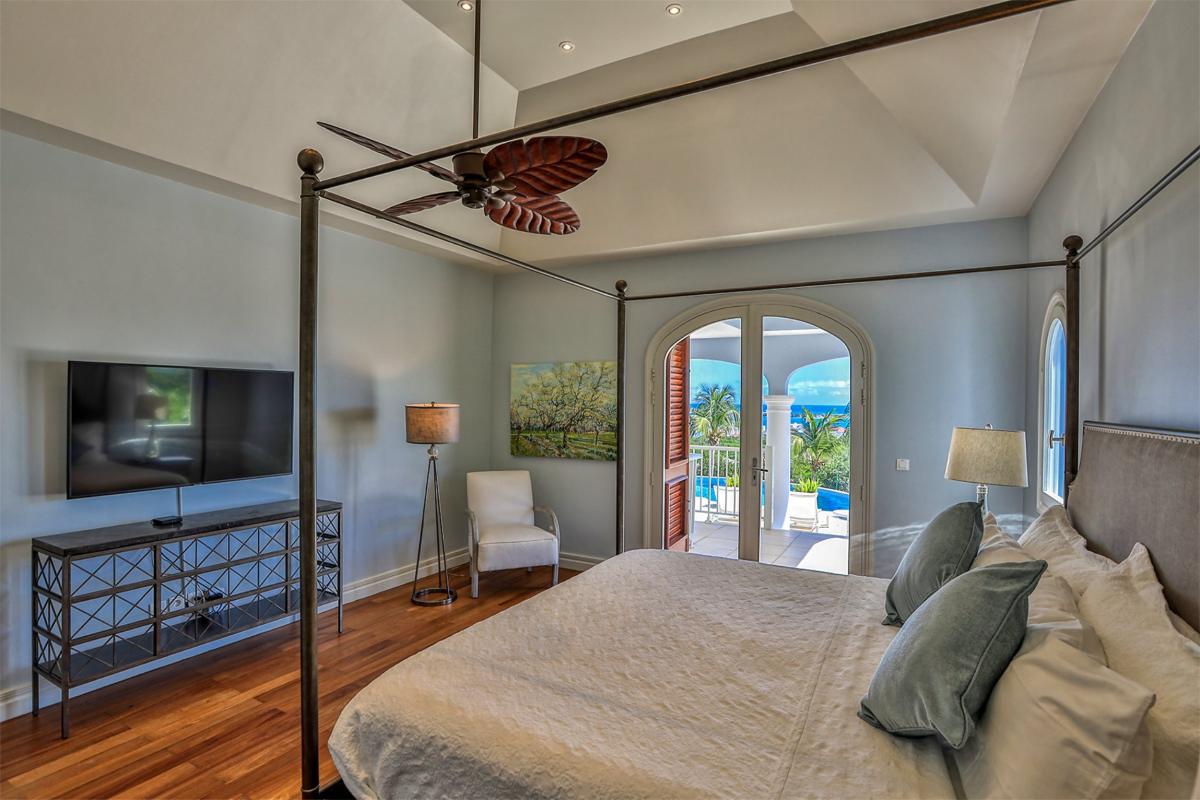 Villa rental Saint Martin - Bedroom 1 with TV